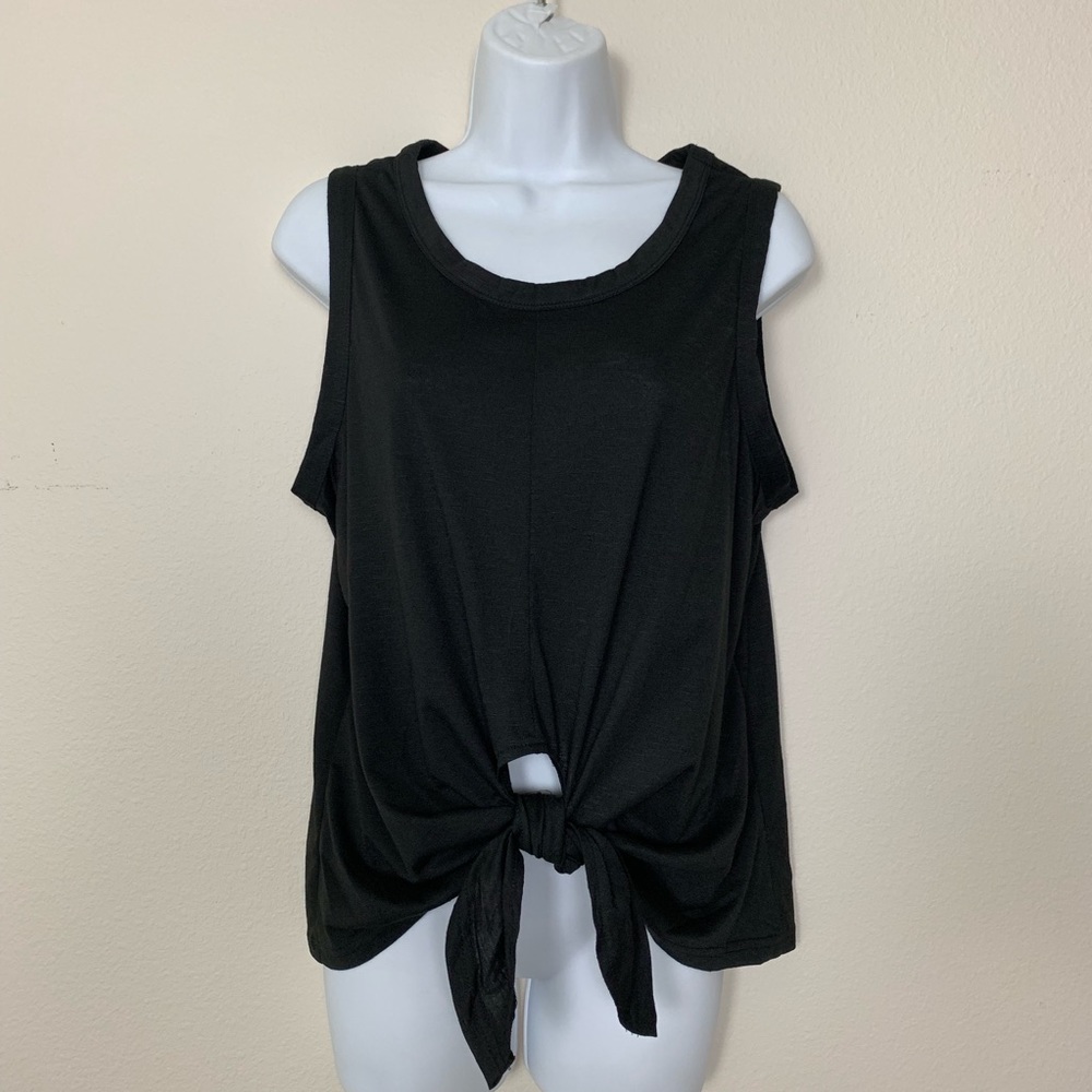 🌸NEW Basic Black Tie Knot Front Tank Top - Picture 3 of 5